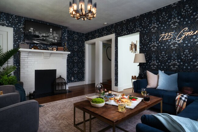 Building Photo - 715 Grandin Rd