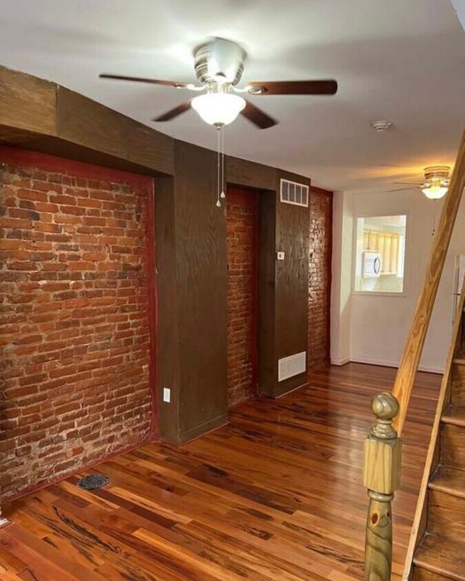 Primary Photo - 3085 Tilton St