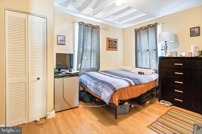 Foto del edificio - 4913 Berkley St