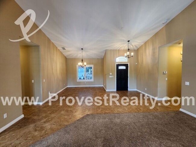 Building Photo - RARE 4 Bed, 3 Bath Apple Valley Home(+ Bon...
