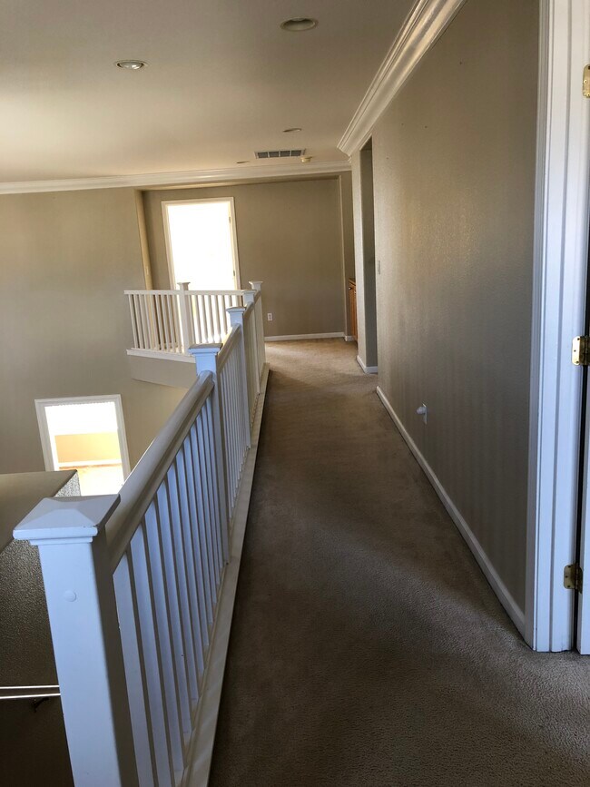 Building Photo - 3549 Headwater Dr