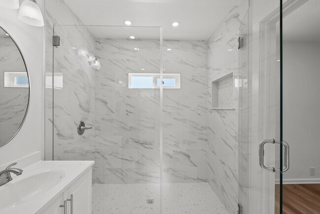 Baño principal - 3820 Orangedale Ave