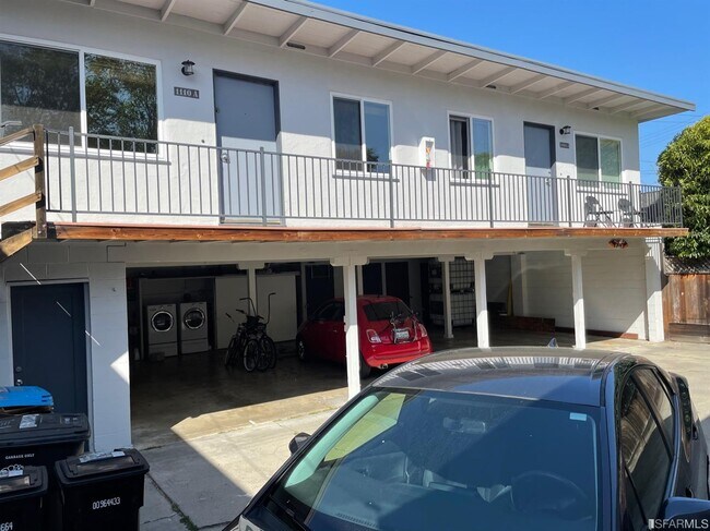 Building Photo - 1108 Capuchino Ave