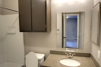 Building Photo - Oxford Oaks Apartments