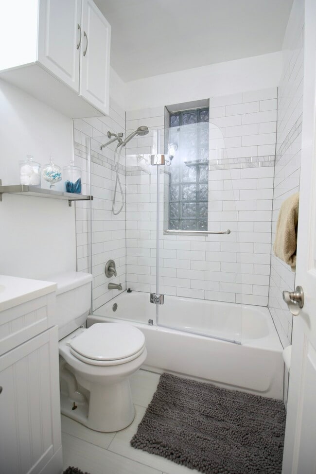 Photo - 1423 E Street NE, Unit 2nd Fl Front Bedroom Apartment