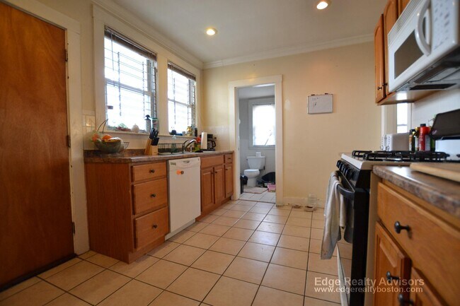 Building Photo - 20 Claymoss Rd