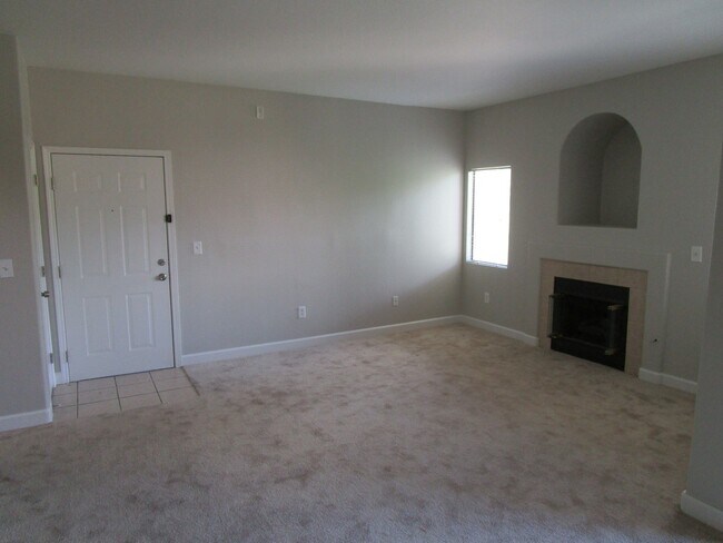 Foto del edificio - 8250 N Grand Canyon Dr