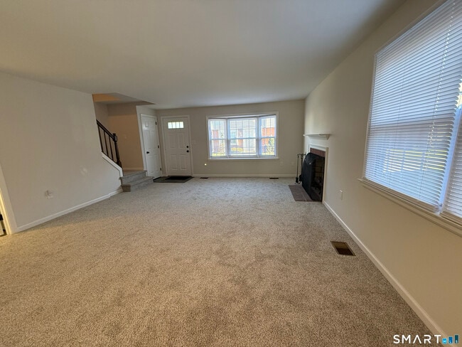 Foto del edificio - 7 Barrington Dr