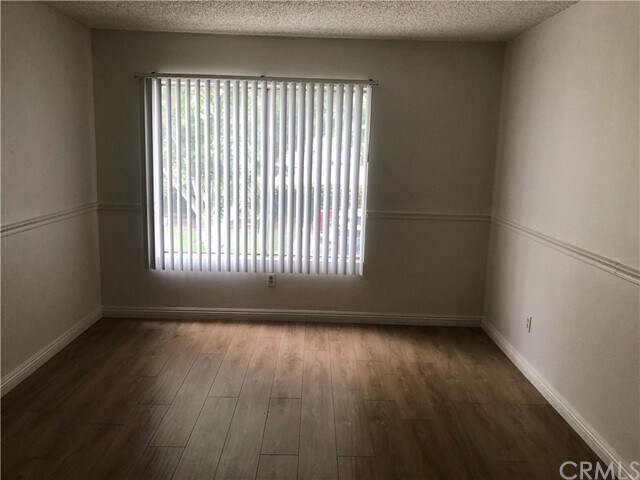 Foto del edificio - 1210 S Cypress Ave