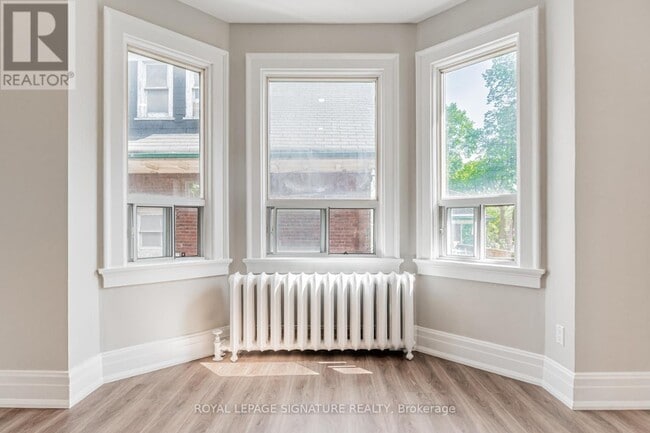 Building Photo - 382-382 Palmerston Blvd