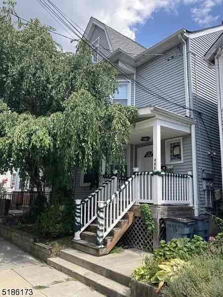 Primary Photo - 270 N 9th St