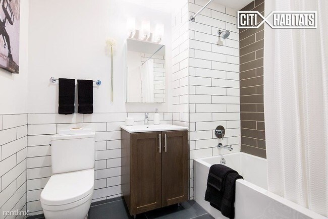 Foto del edificio - 492 Myrtle Ave