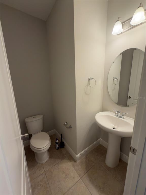 Building Photo - 15537 Honeybell Dr