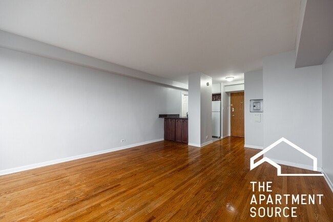 Photo - 4180 N Marine Dr Apartment