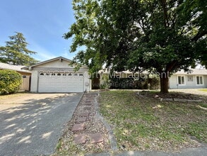 Building Photo - 258 Yellowstone Dr