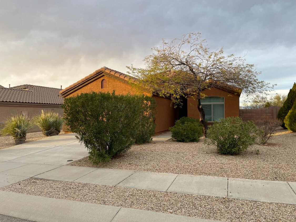 Primary Photo - Beautiful Modern New 3Bdm 2Ba Home, Easy A...