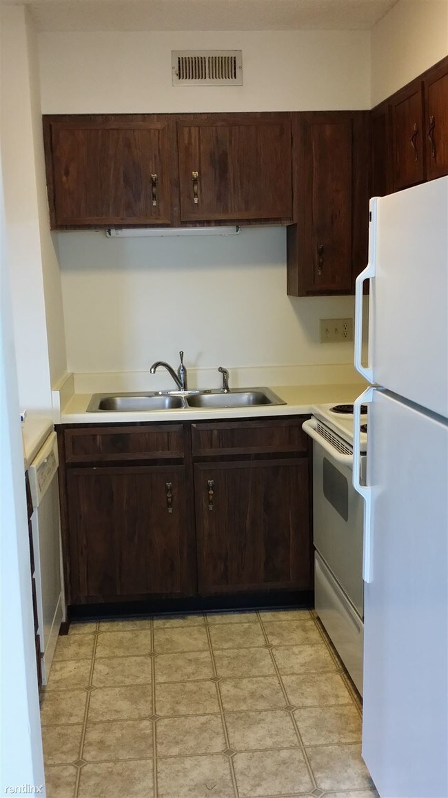 Foto del edificio - 2 br, 1 bath Apartment - 305 Woodwind Court