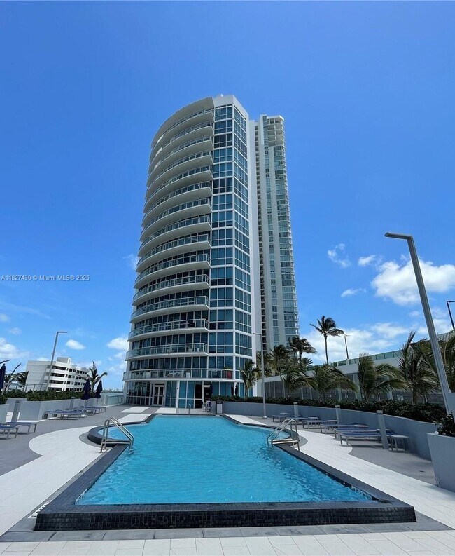Foto del edificio - 480 NE 30th St