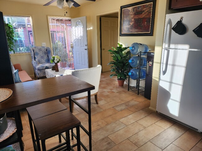 Foto del edificio - 13724 Branford St