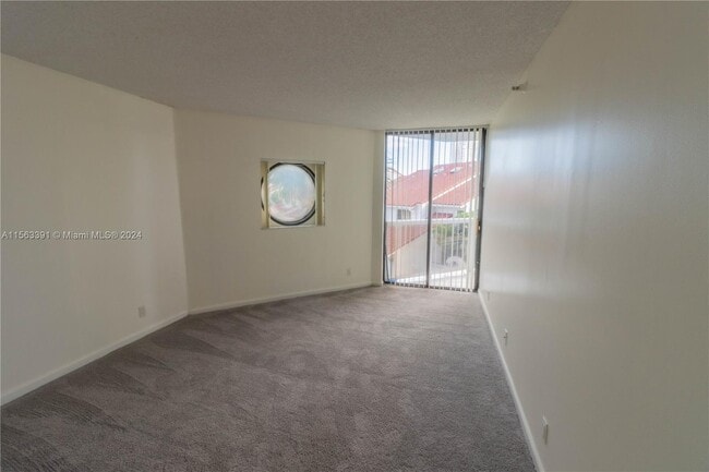 Building Photo - 3610 Yacht Club Dr