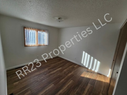 Building Photo - 110 Star Ln