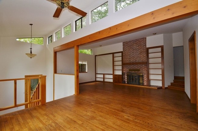 Building Photo - Serene Craftsman Home with Mt Tam Views