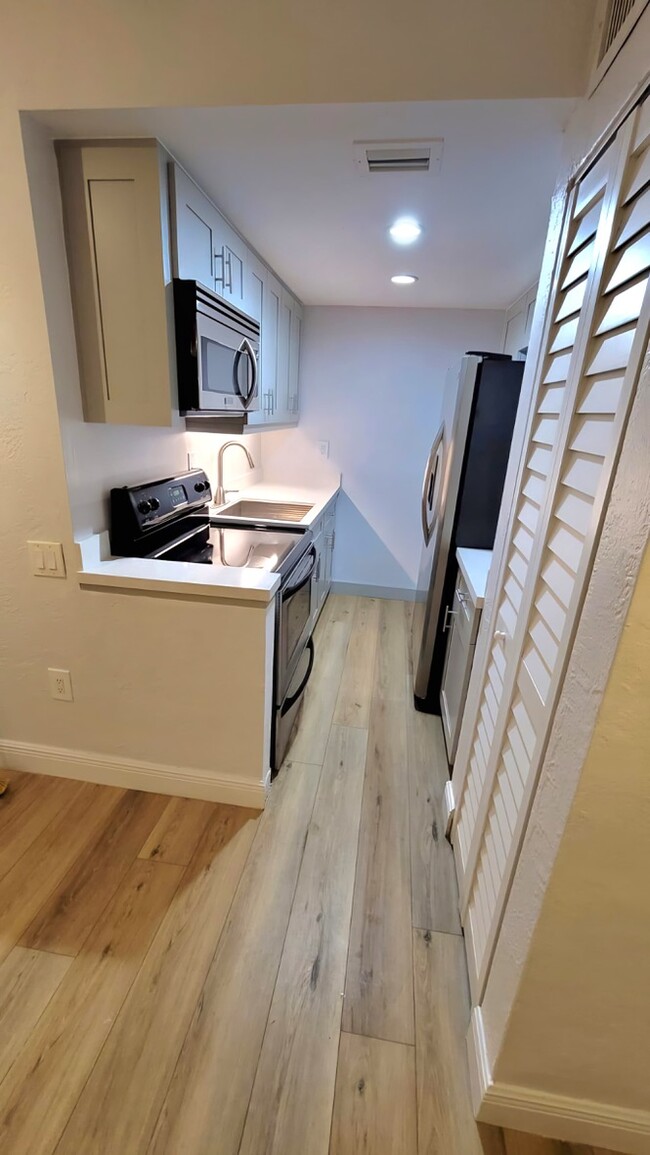 Foto del edificio - 8617 SW 68th Ct