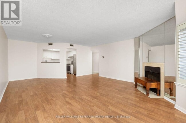 Building Photo - 255 The Donway W