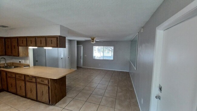 Foto del edificio - 2 Bedroom, 1.5 Bath in Orlando - Priced to...