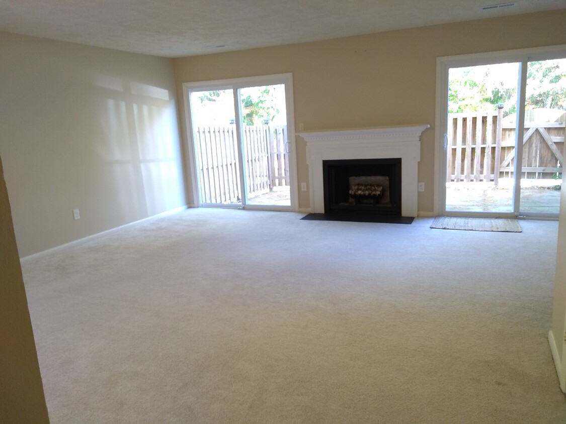 Primary Photo - 280 Hilltop Ln