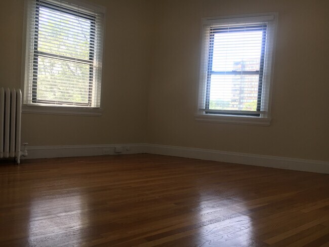 Foto del edificio - 1490 Beacon St