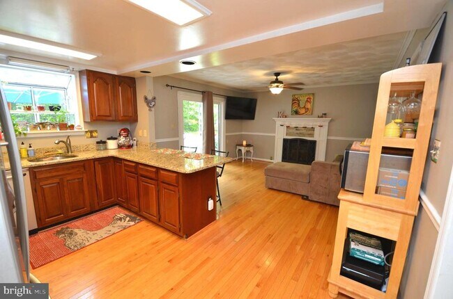 Foto del edificio - 1527 Snug Harbor Rd