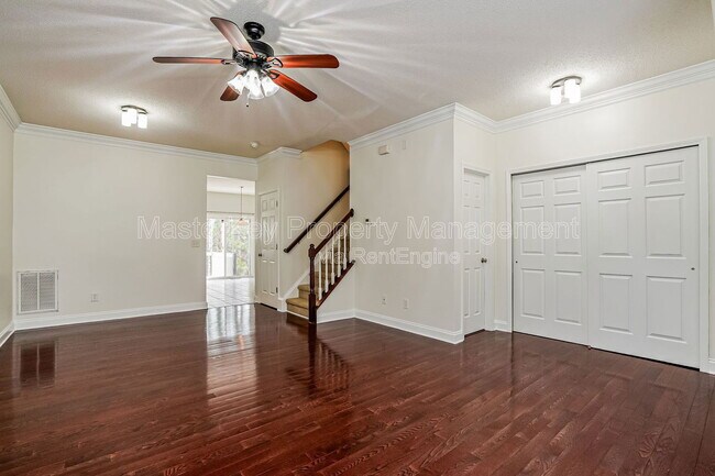 Foto del edificio - 335 Anterbury Dr