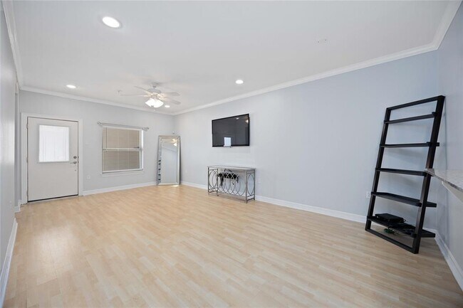 Building Photo - 3501 Chenevert St