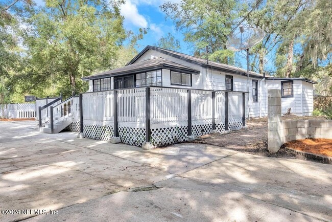 Building Photo - 5905 Diamond St