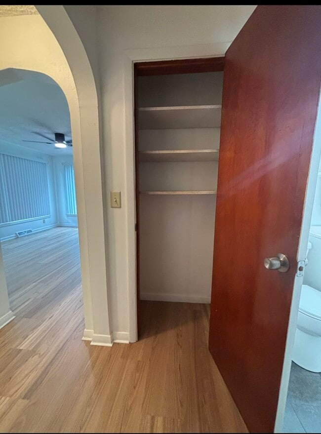 Hallway closet - 4440 La France St