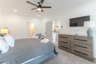 Building Photo - 3631 Country Club Blvd