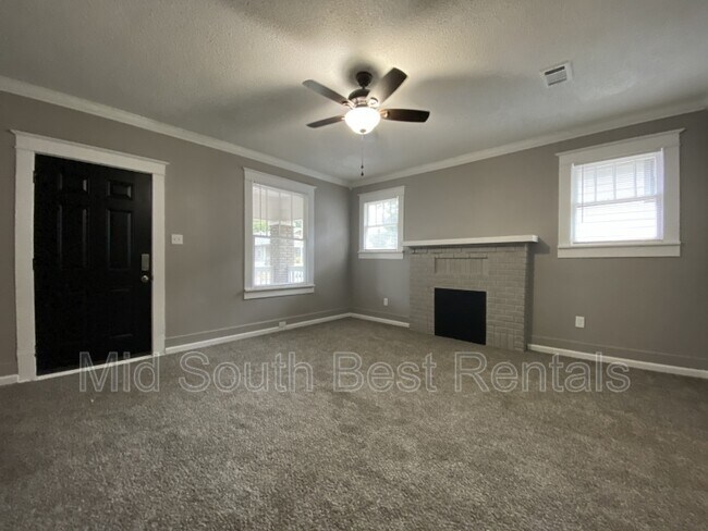 Building Photo - 2919 S Izard St
