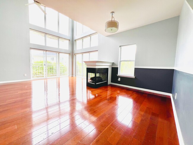 Building Photo - 3965 Picasso Ct