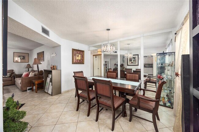 Foto del edificio - 3990 NW 42nd Ave