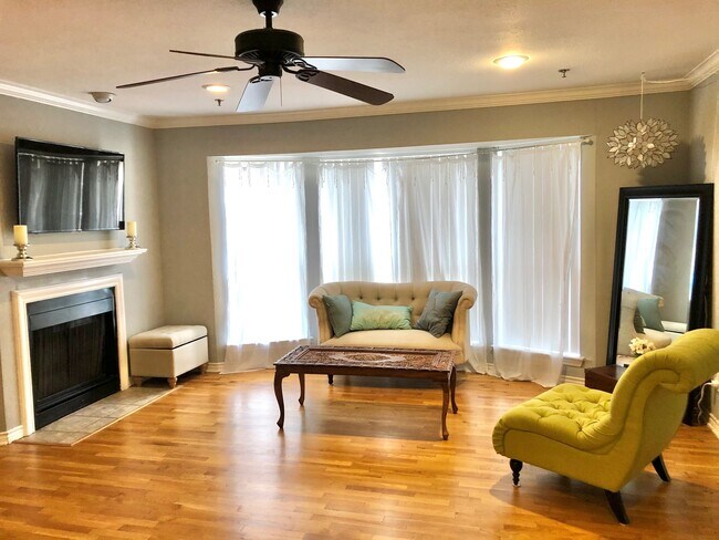 Main livingroom - 3100 Cole Ave