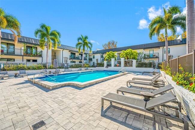 Building Photo - 3909 W Cleveland St