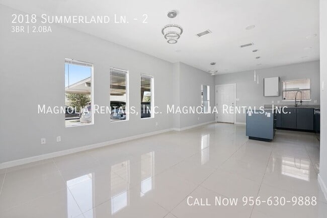 Building Photo - 2018 Summerland Ln