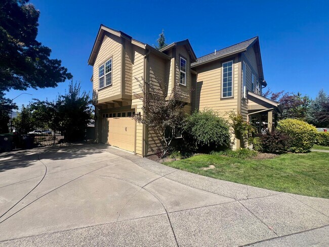 Building Photo - 3610 Jerome Ln