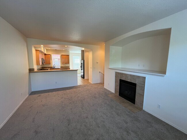 Building Photo - 6030 NE Maidstone St