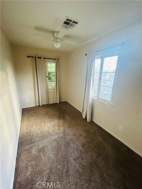 Foto del edificio - 6332 Brockton Ave