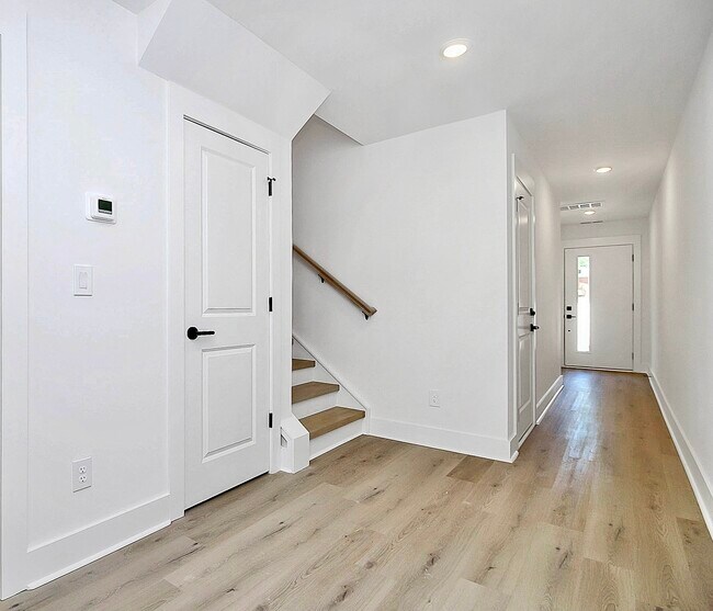 2613 Dr Carver Rd, Charlotte, NC 28208 Townhome Rentals in Charlotte