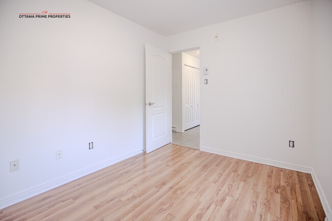 Building Photo - Modern 1-bedroom apartment near downtown Ottawa