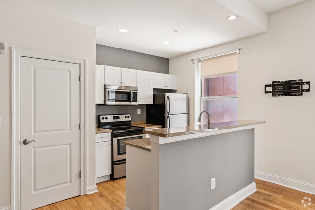 1BR, 1BA - 625SF - Kitchen - 1334 Walnut St