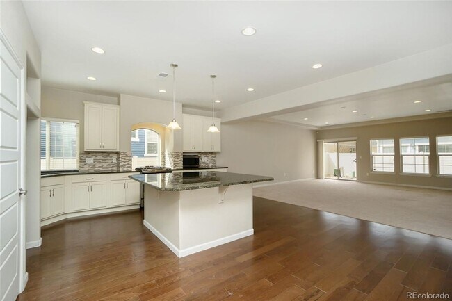 Foto del edificio - Spacious 4 Bedroom House in Green Valley R...